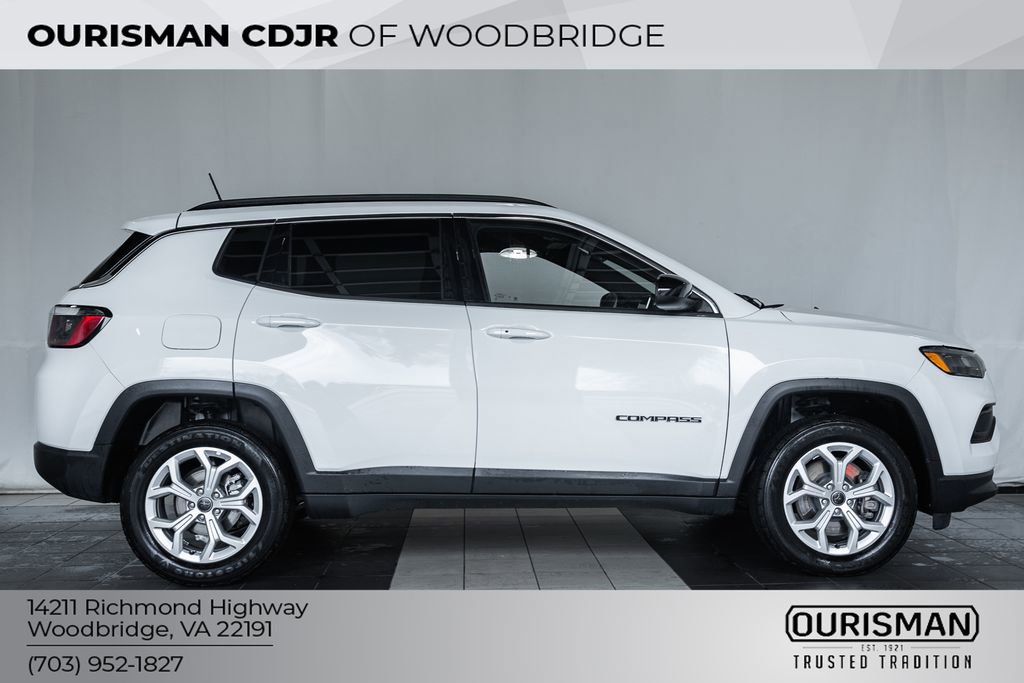 Certified 2025 Jeep Compass Latitude w/ Sun & Sound Group image 3
