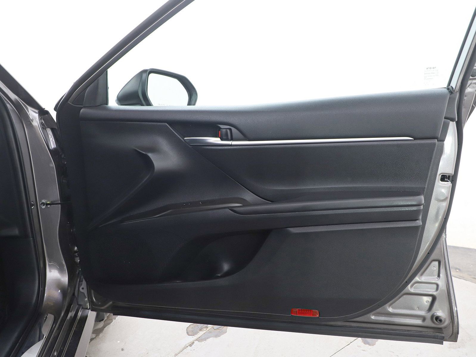 Used 2023 Toyota Camry LE w/ Protection Package (Q2) (TMS) FWD image 9