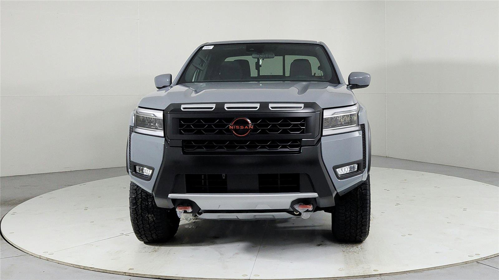 Used 2025 Nissan Frontier PRO-4X image 8