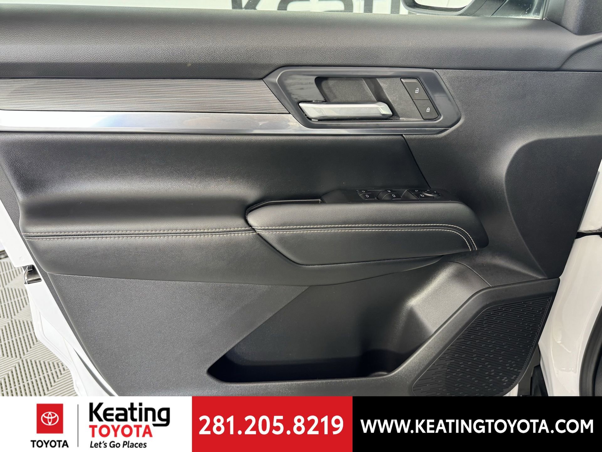 Used 2025 GMC Terrain Elevation FWD image 11