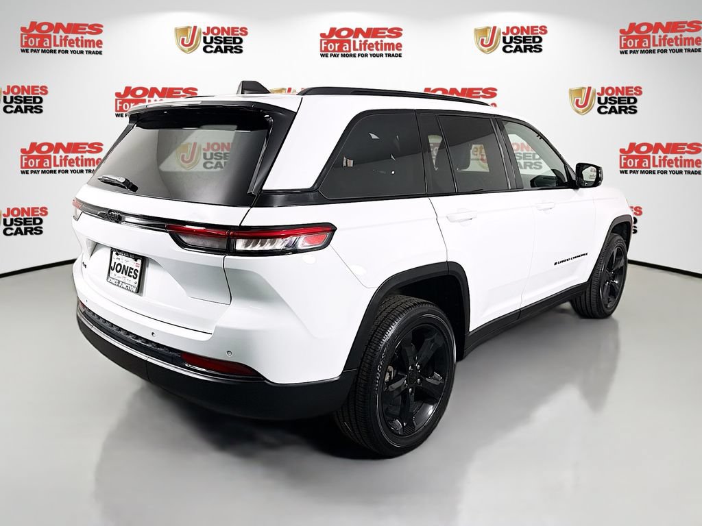 Used 2023 Jeep Grand Cherokee Altitude AWD/4WD image 16