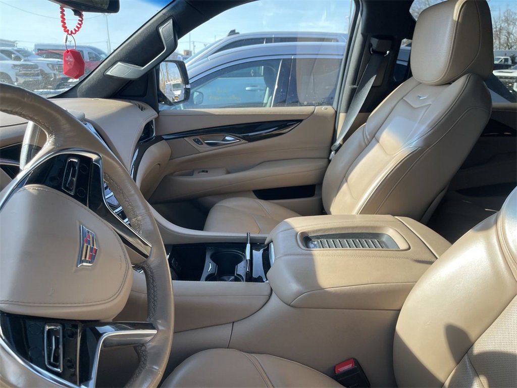 Used 2019 Cadillac Escalade ESV Platinum image 3
