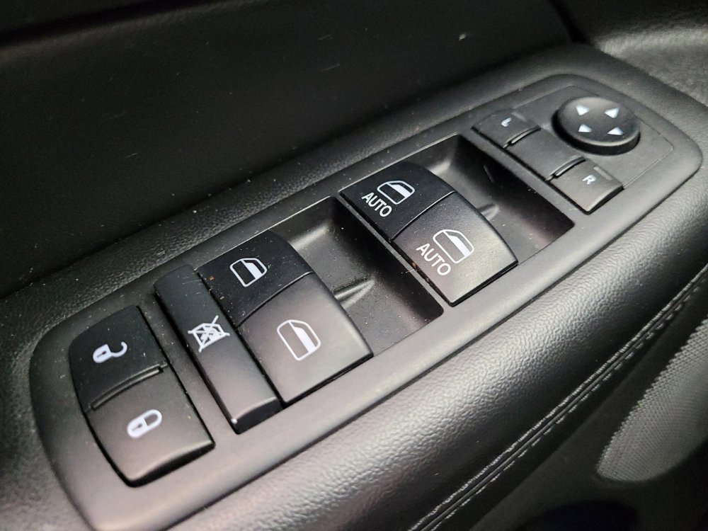 Used 2017 Jeep Grand Cherokee Laredo w/ Quick Order Package 23E image 27