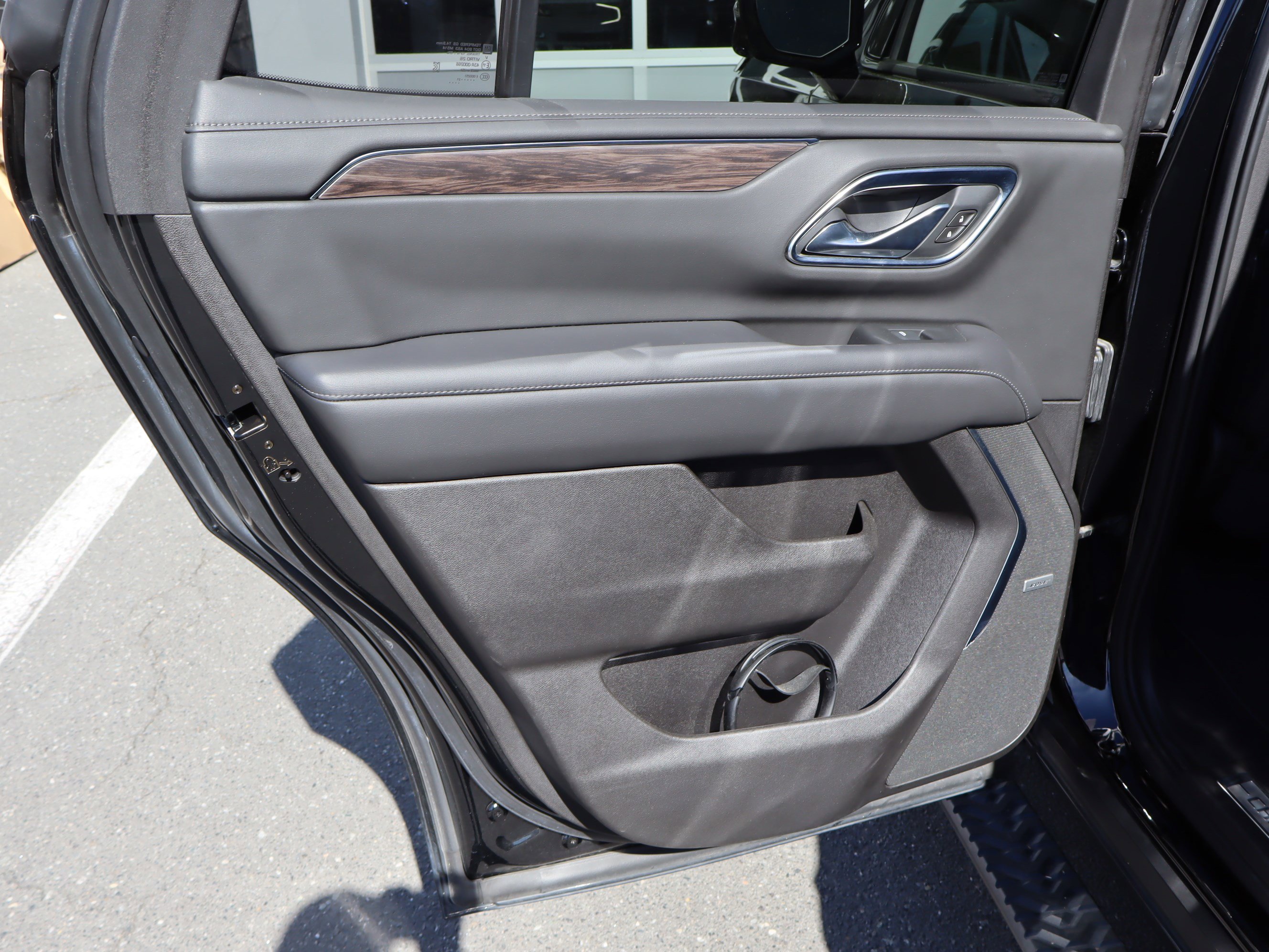 Used 2021 Chevrolet Tahoe Z71 w/ Z71 Off-Road Package image 32