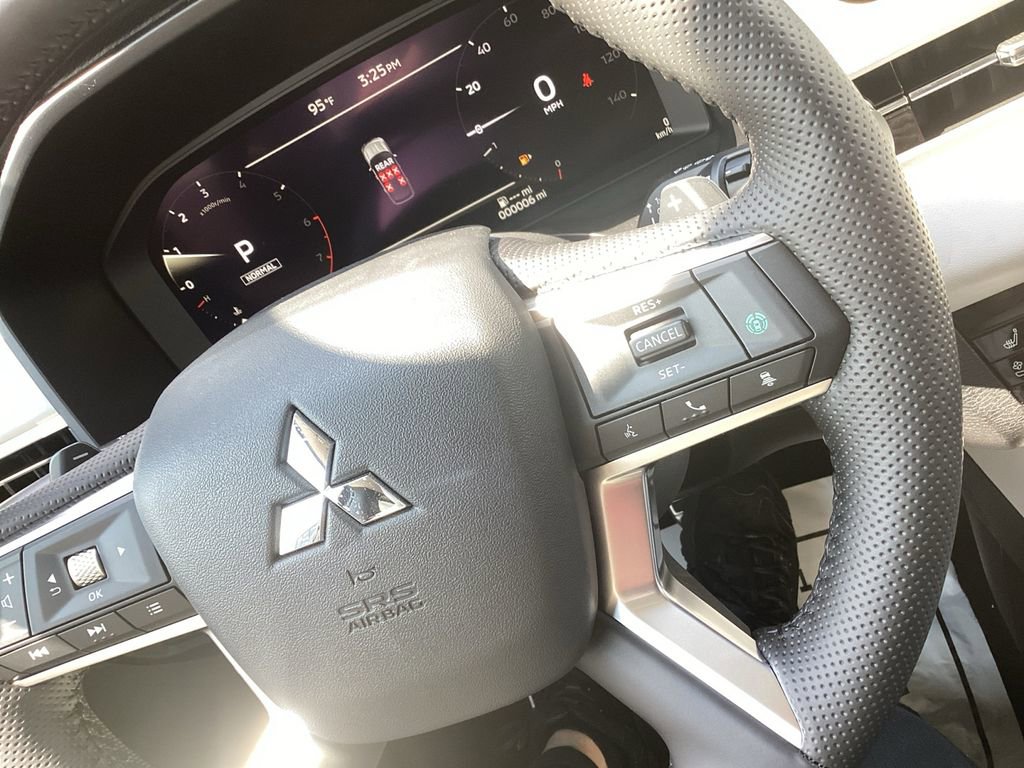 New 2025 Mitsubishi Outlander SEL image 21
