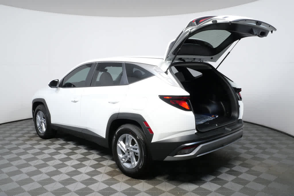 New 2026 Hyundai Tucson SE image 9