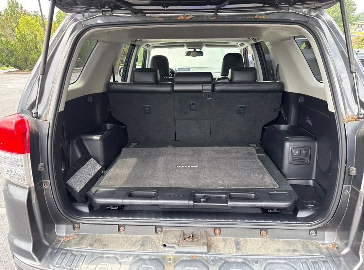 Used 2010 Toyota 4Runner Limited AWD/4WD image 5