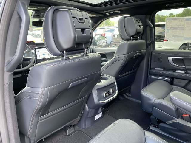New 2027 Ford Expedition Platinum w/ Stealth Appearance Package AWD/4WD image 11
