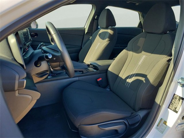 Used 2025 Hyundai Elantra Sport image 15