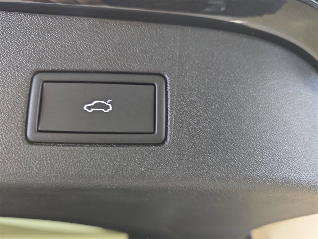 Used 2025 Volkswagen ID.4 Pro S Plus image 16