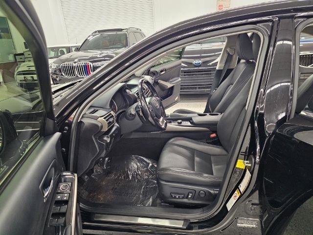 Used 2016 Lexus IS 300 AWD w/ Navigation System Package image 32