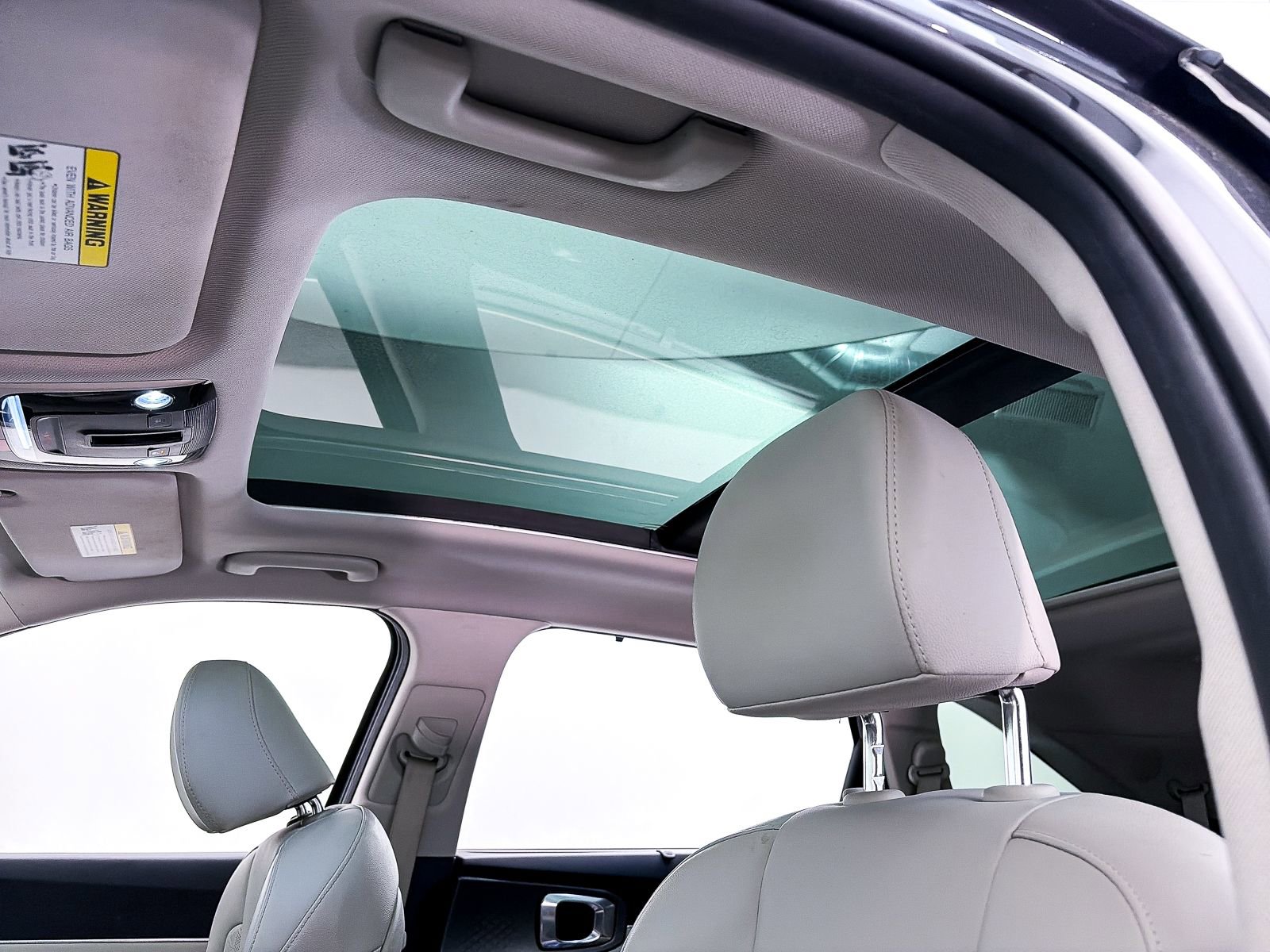 Used 2023 Kia Sorento SX Prestige w/ Panoramic Sunroof Package AWD/4WD image 3