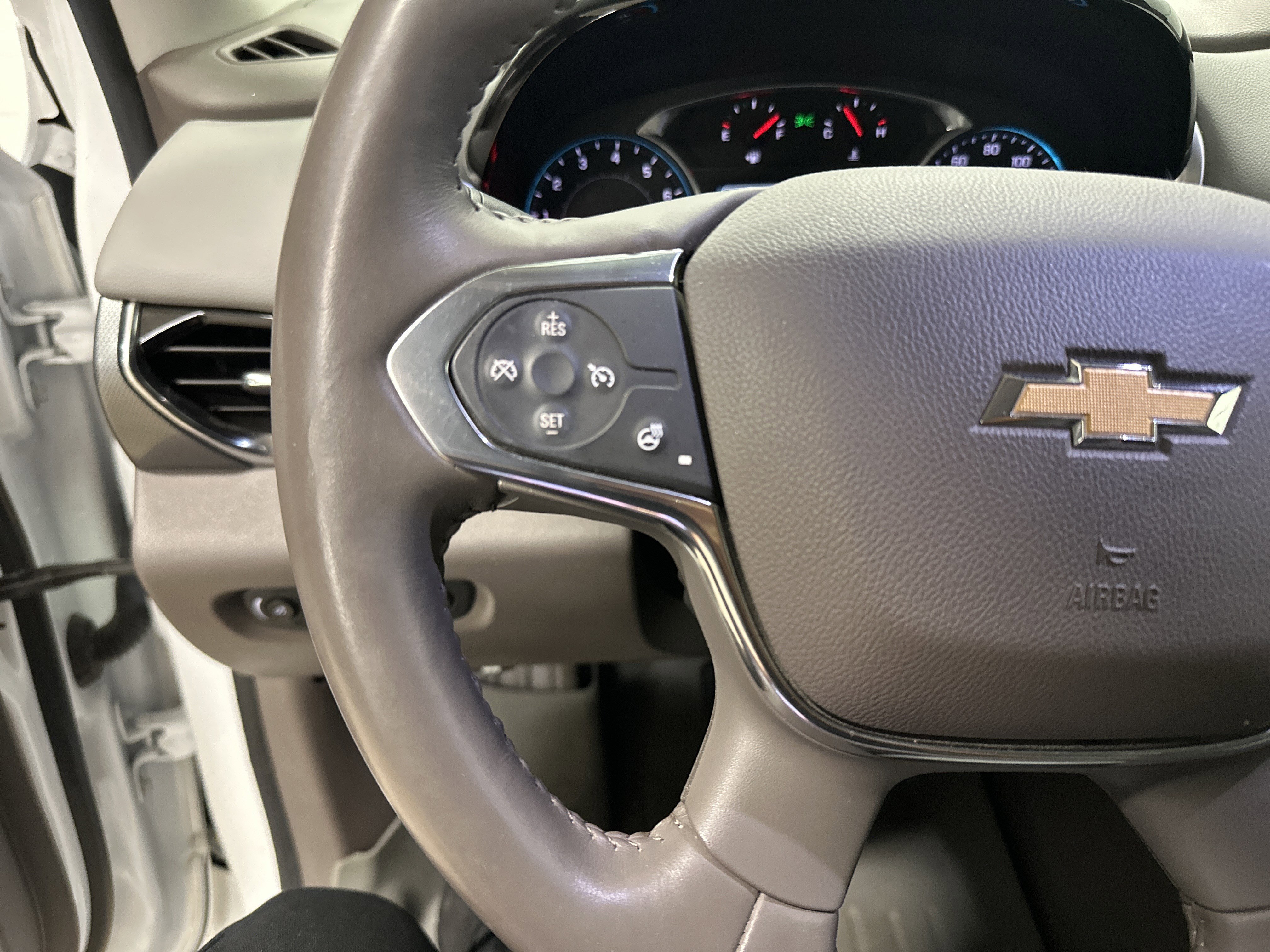 Used 2018 Chevrolet Traverse Premier FWD image 20