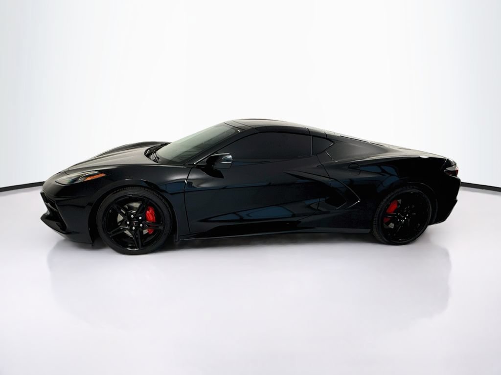 Used 2021 Chevrolet Corvette Stingray Coupe w/ Body-Color Dual Roof Package RWD image 8