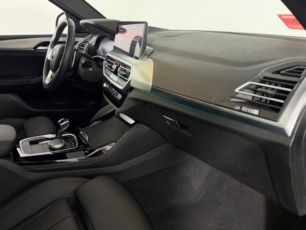 Used 2025 BMW X4 xDrive30i image 32