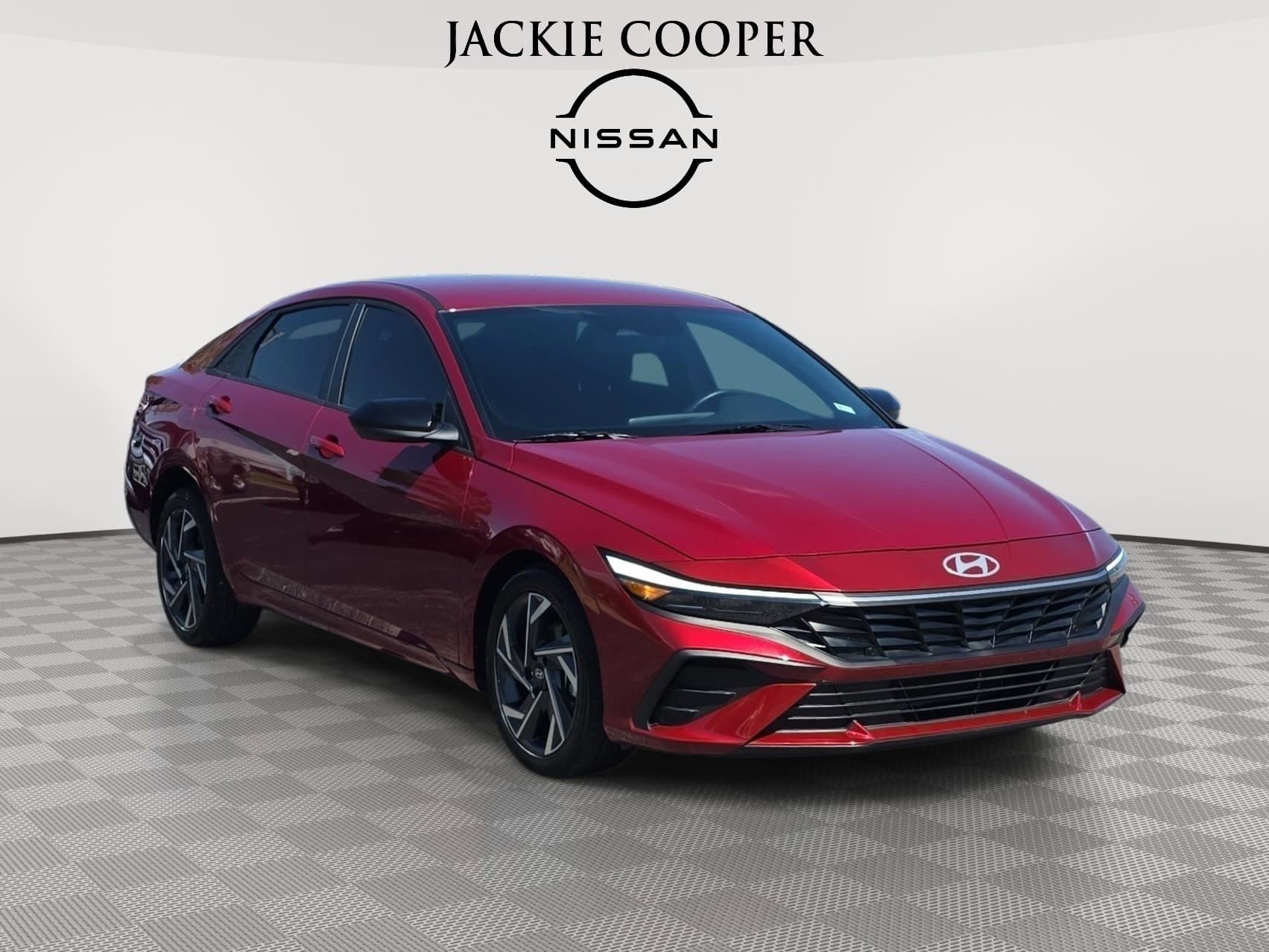 Used 2025 Hyundai Elantra Sport FWD image 3