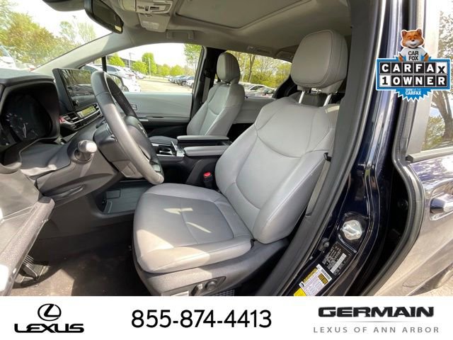 Used 2025 Toyota Sienna XLE FWD image 13