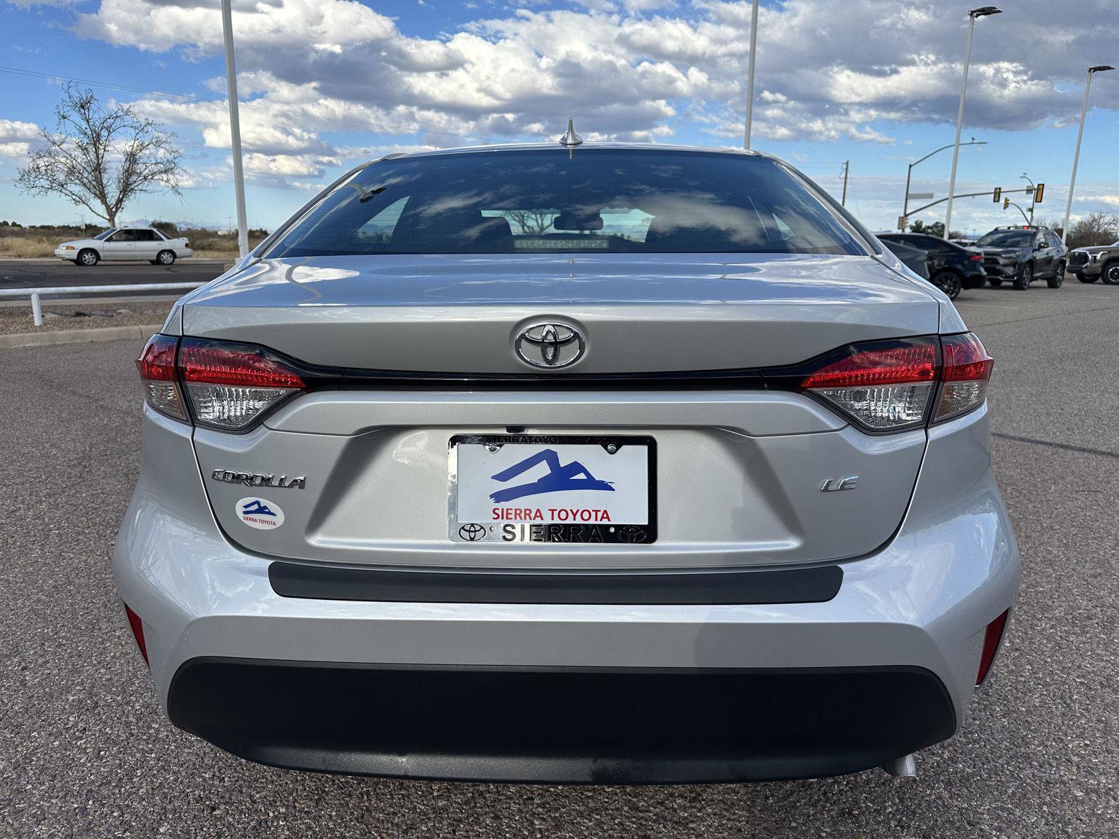 Used 2023 Toyota Corolla LE image 4