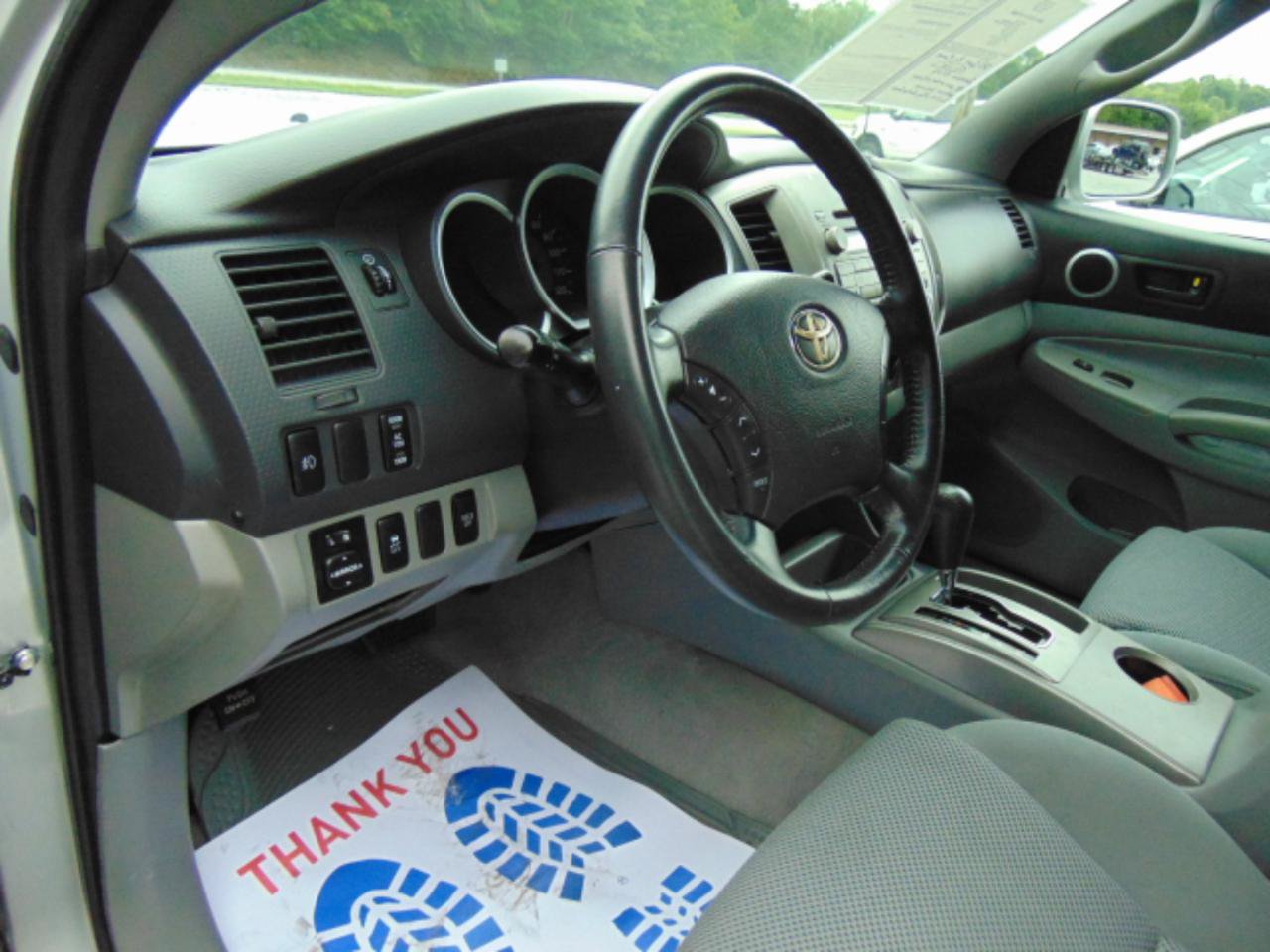 Used 2009 Toyota Tacoma PreRunner w/ TRD Sport Pkg RWD image 9