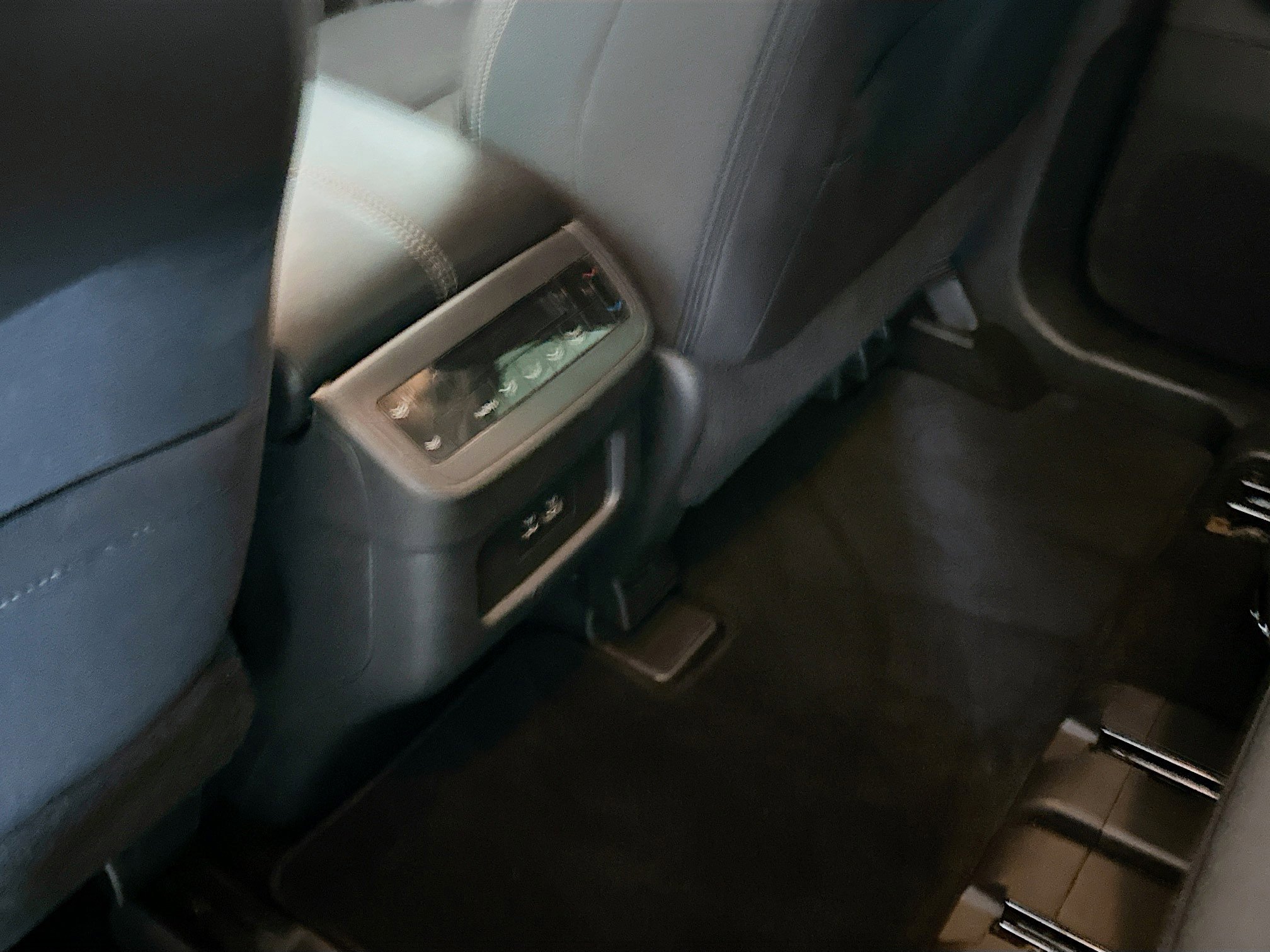 Used 2025 Nissan Pathfinder SV image 26