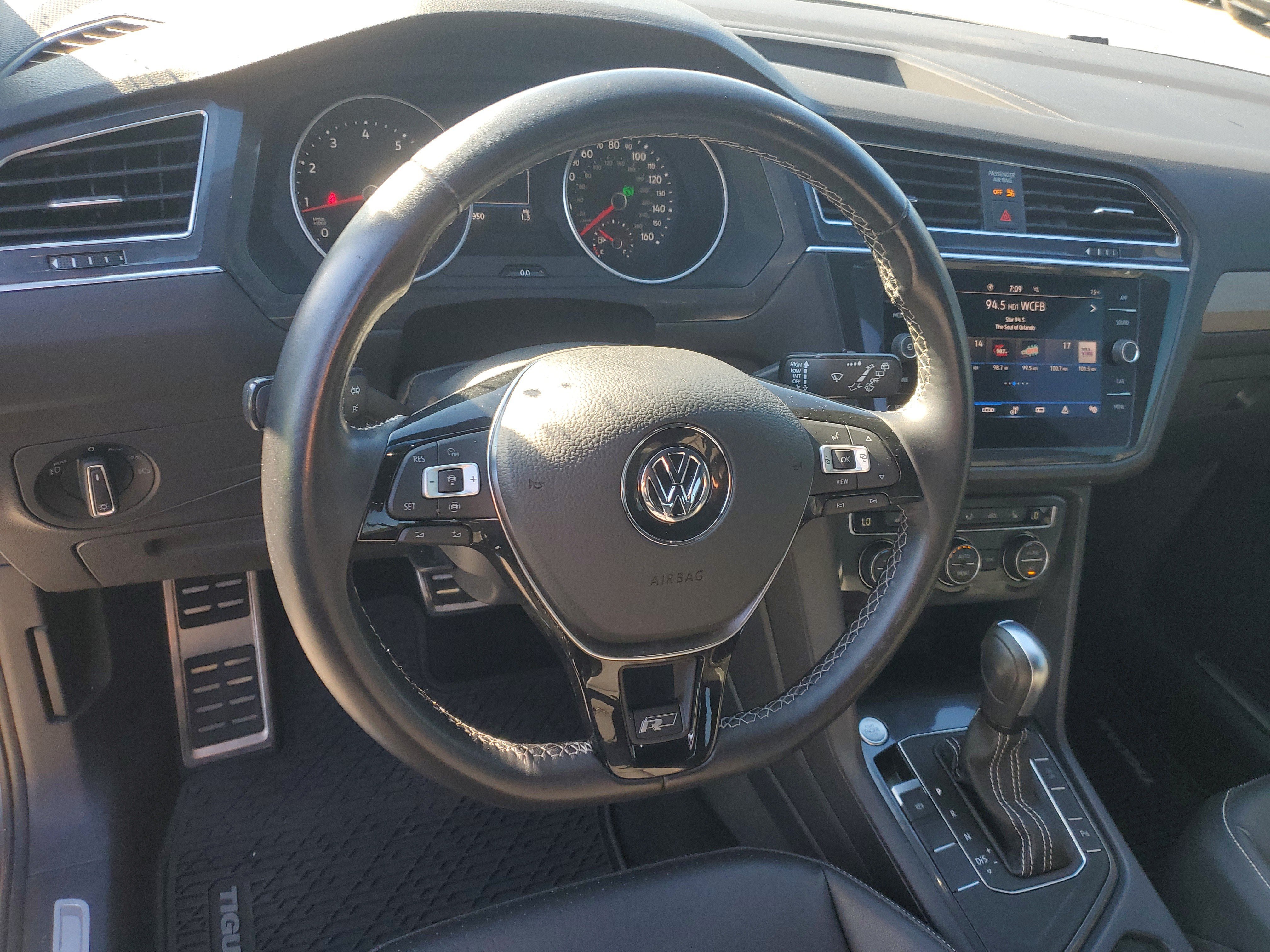 Used 2021 Volkswagen Tiguan SE R-Line FWD image 15