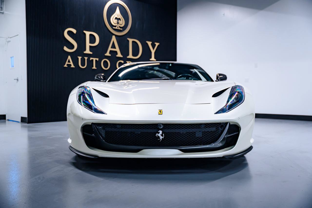 Used 2018 Ferrari 812 Superfast RWD image 8