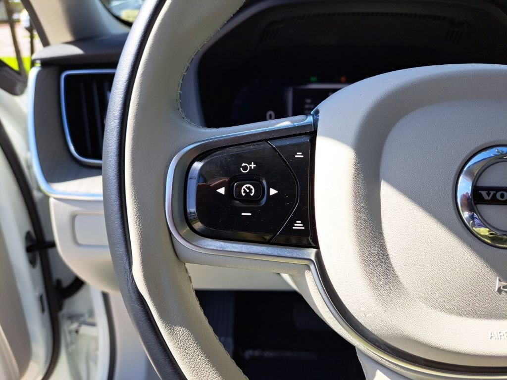 Used 2024 Volvo XC60 T8 Plus image 19