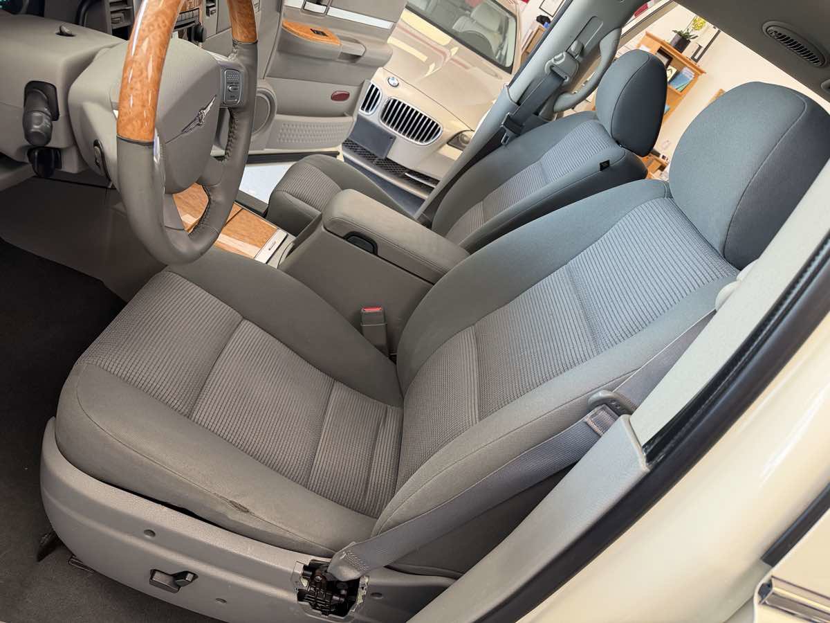 Used 2007 Chrysler Aspen Limited RWD image 17