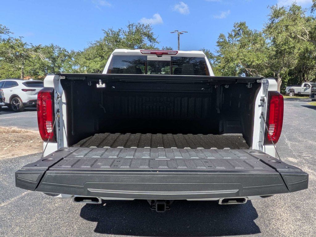 Used 2024 GMC Sierra 1500 AT4 w/ Technology Package AWD/4WD image 12