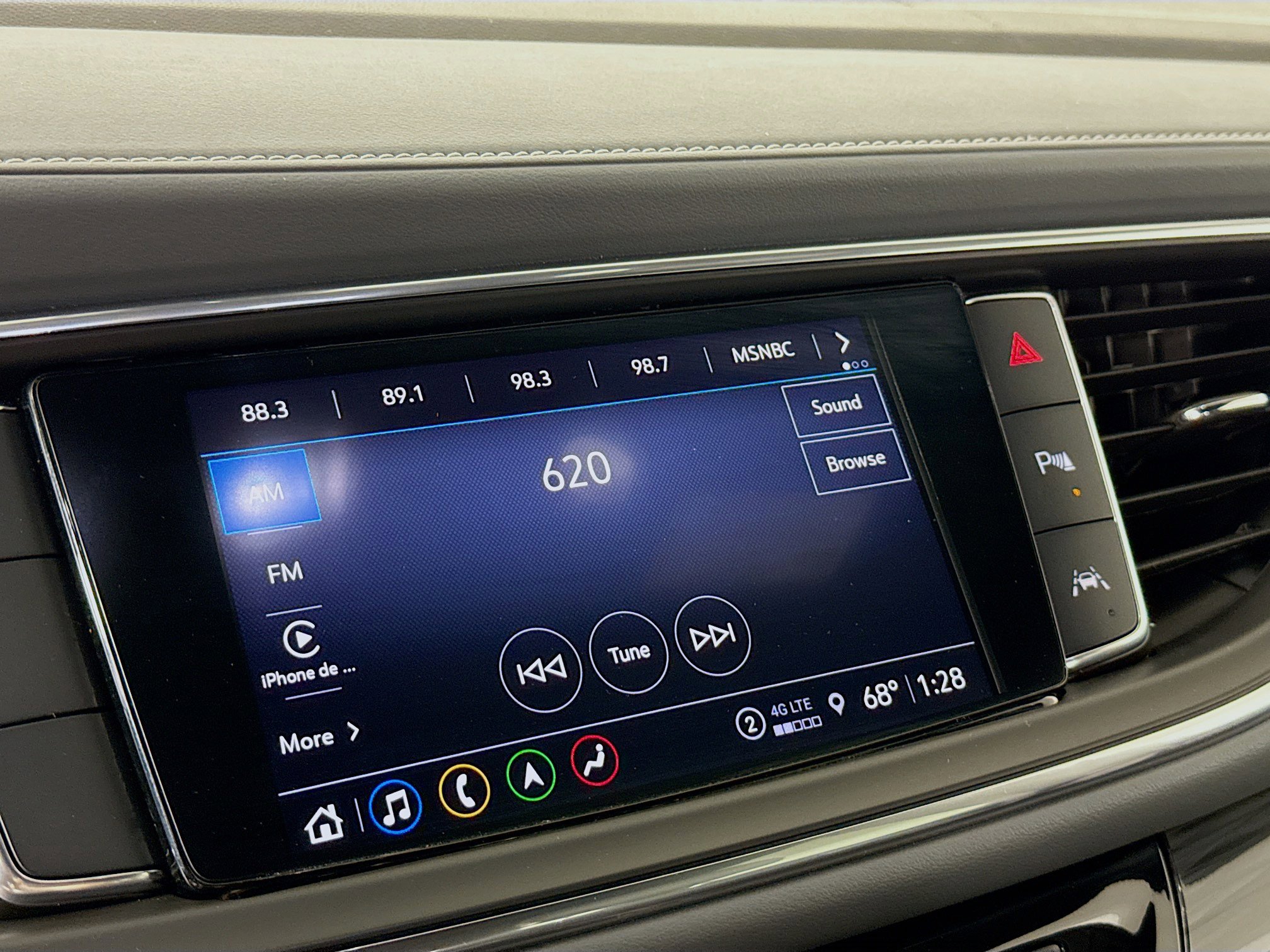 Used 2024 Buick Enclave Premium image 17