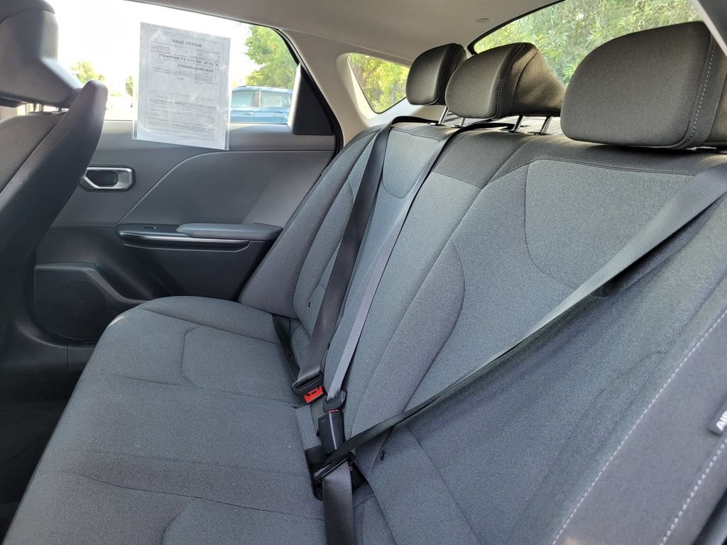 Used 2025 Kia K4 FWD image 14