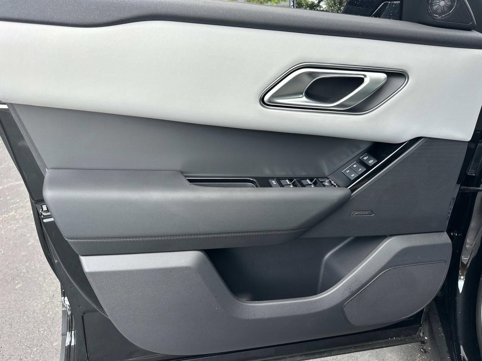New 2026 Land Rover Range Rover Velar S image 9