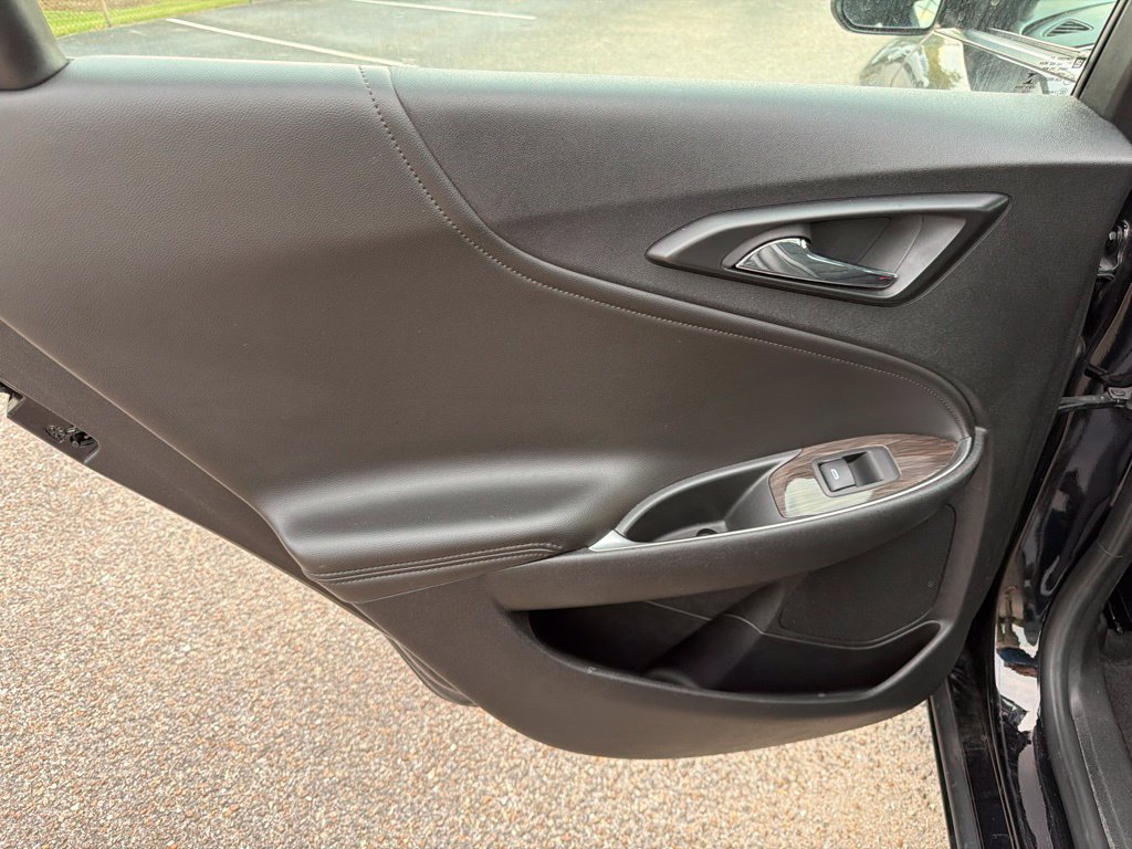 Used 2024 Chevrolet Malibu LT FWD image 12