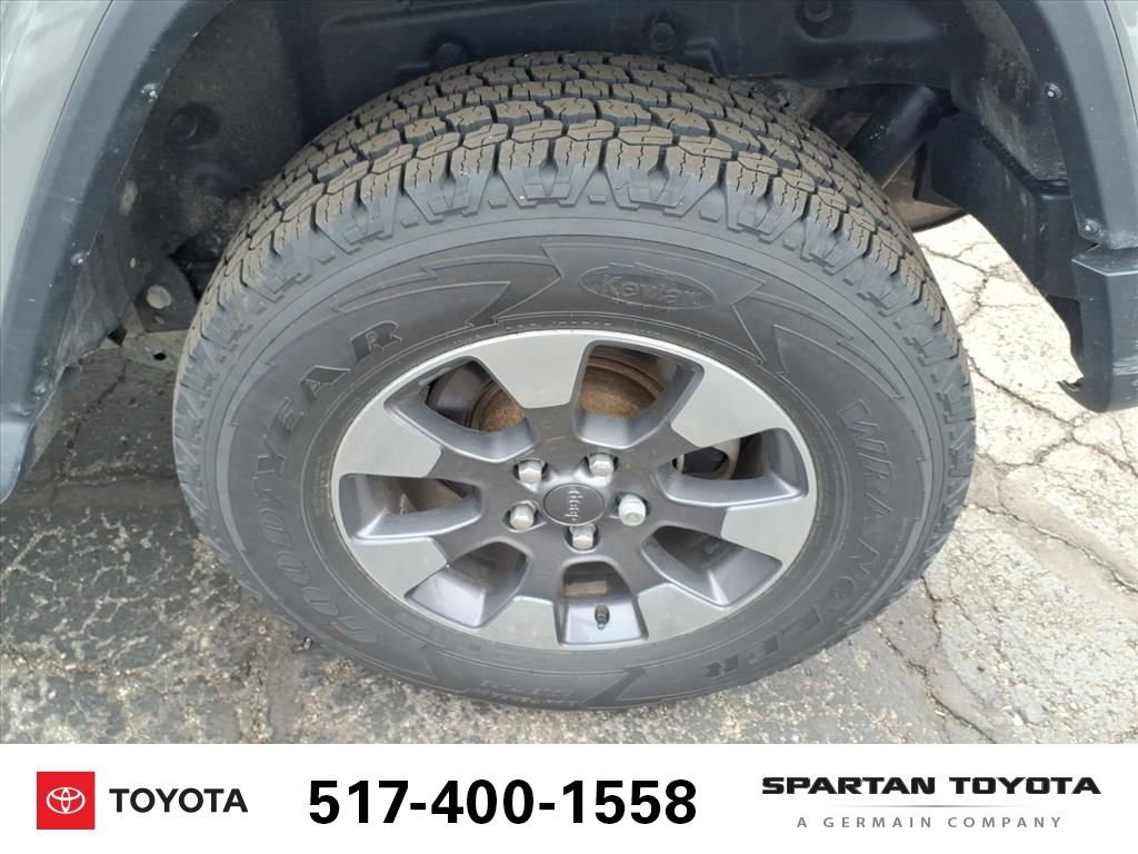 Used 2018 Jeep Wrangler Unlimited Sahara w/ Dual Top Group image 10