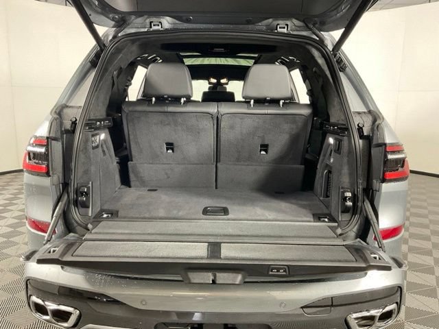 Certified 2025 BMW X7 M60i AWD/4WD image 39