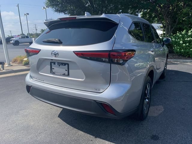 Used 2023 Toyota Highlander XLE FWD image 8
