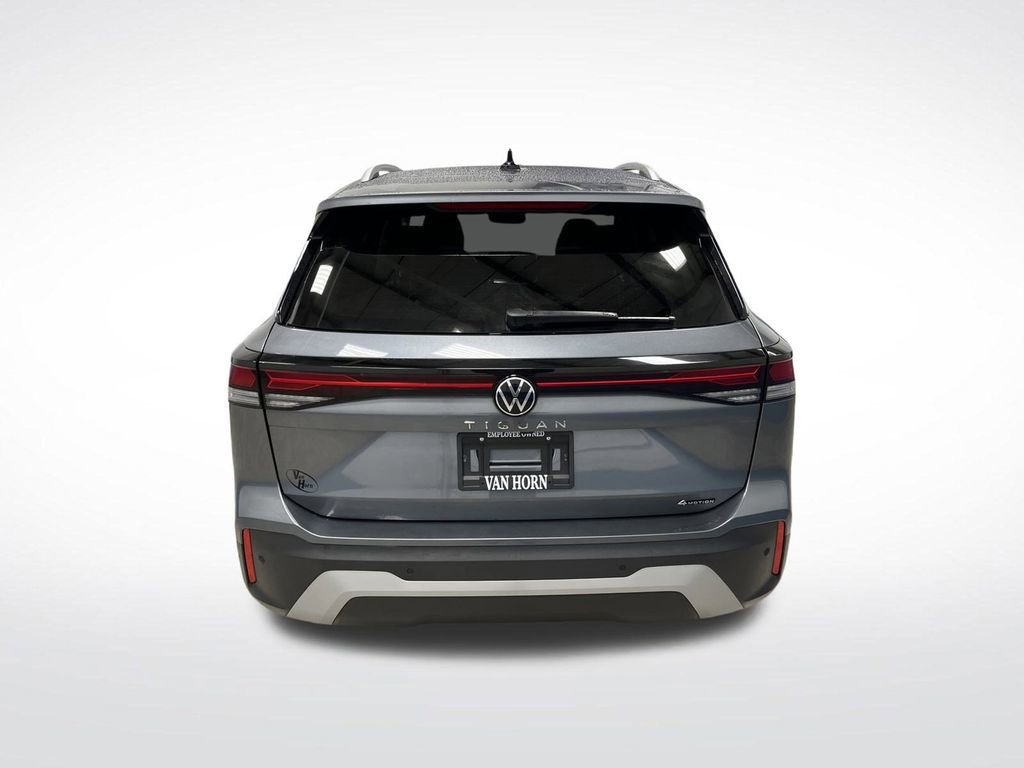 Used 2025 Volkswagen Tiguan S image 12