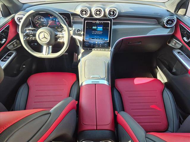 Used 2025 Mercedes-Benz GLC 300 4MATIC image 16