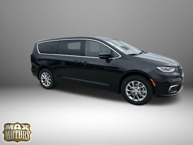 New 2026 Chrysler Pacifica Limited image 11