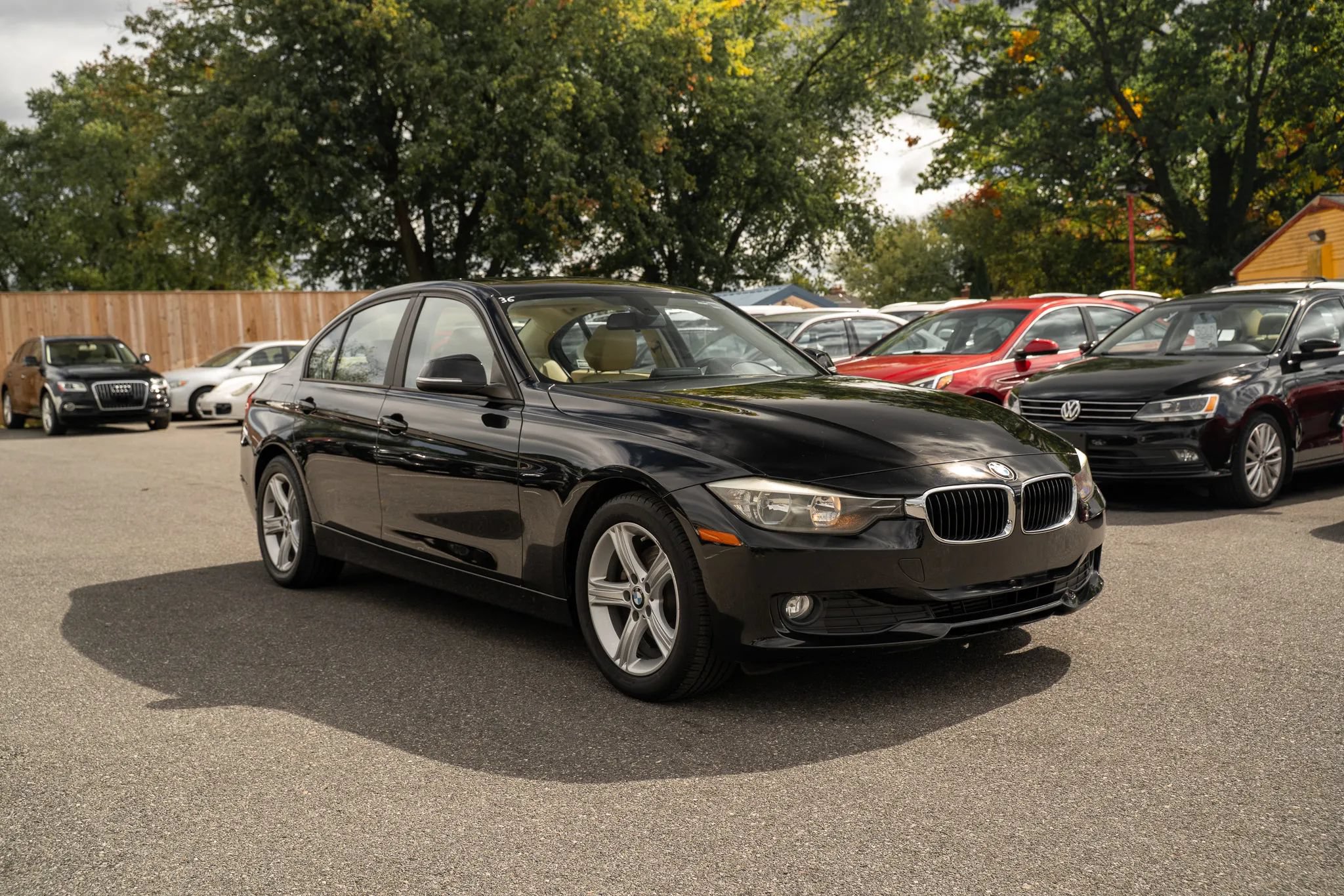 Used 2013 BMW 320i xDrive Sedan AWD/4WD image 4