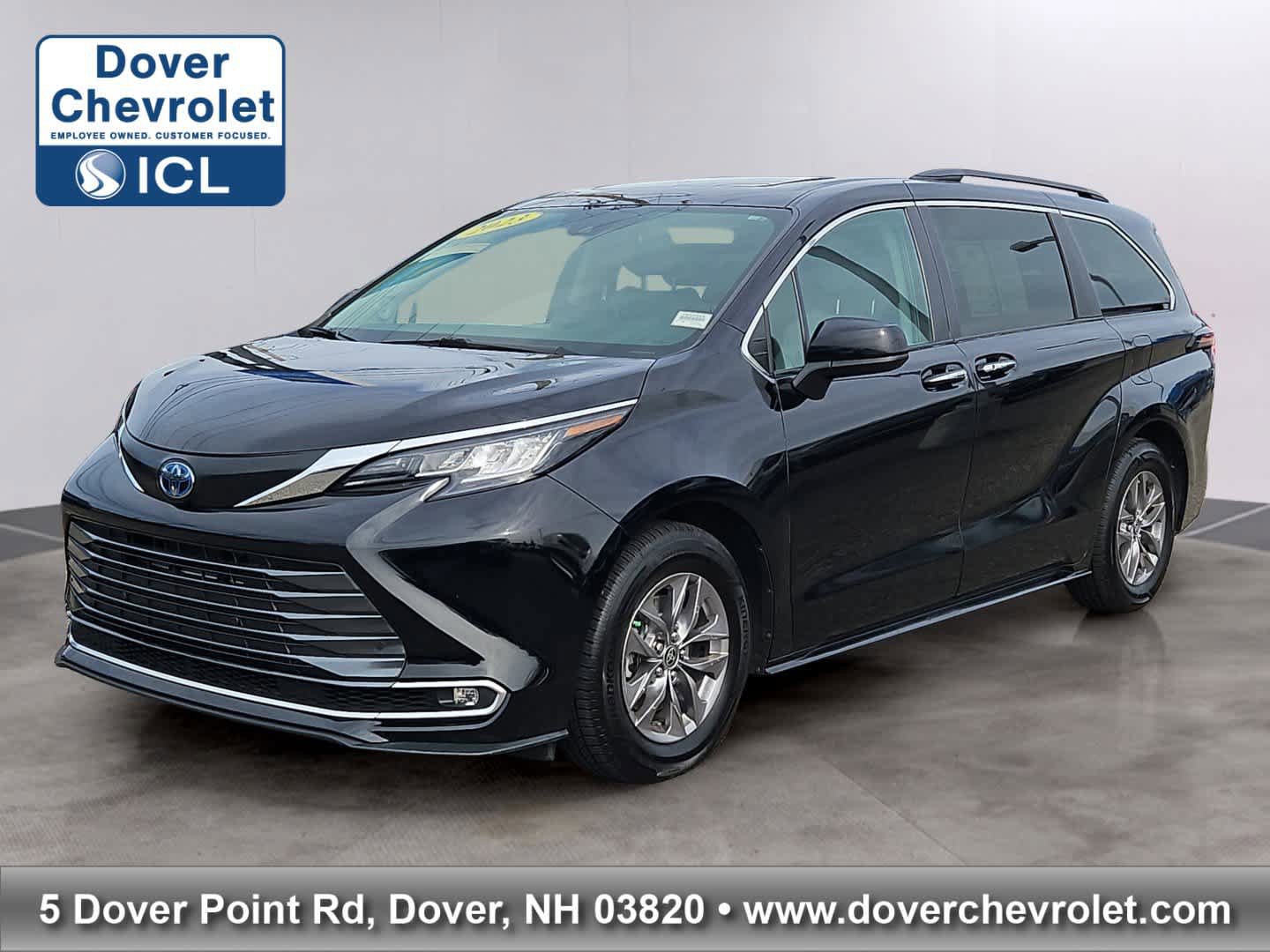 Used 2023 Toyota Sienna XLE w/ XLE Plus Package image 1