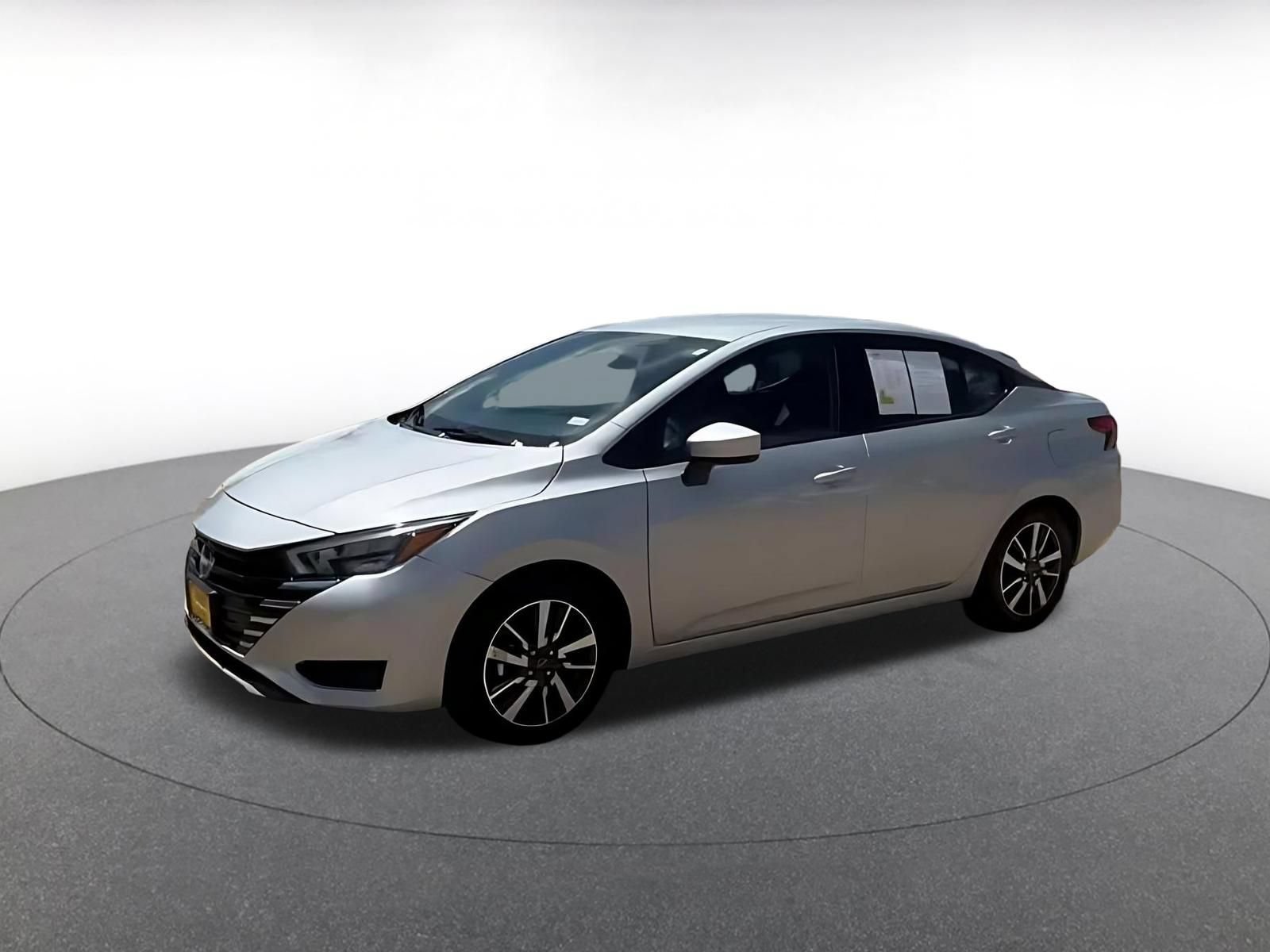 Used 2025 Nissan Versa SV FWD image 8