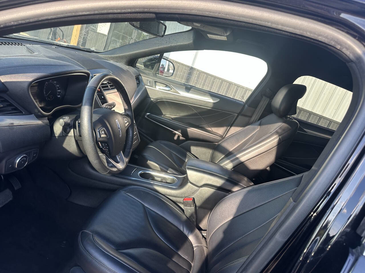 Used 2019 Lincoln MKC Premiere image 16