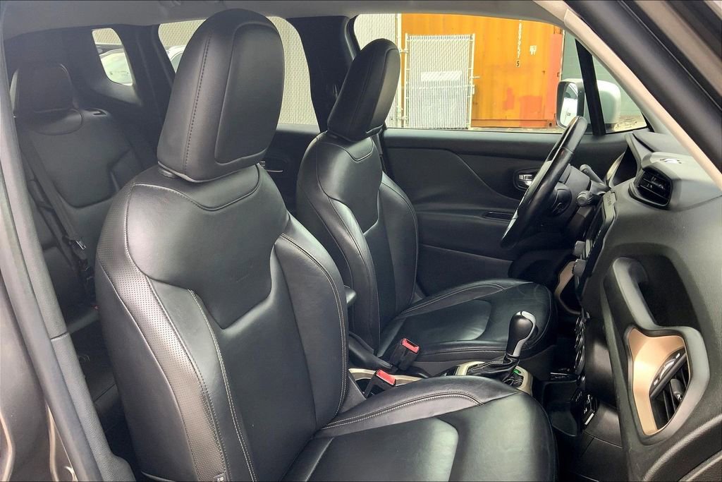 Used 2016 Jeep Renegade Limited image 9