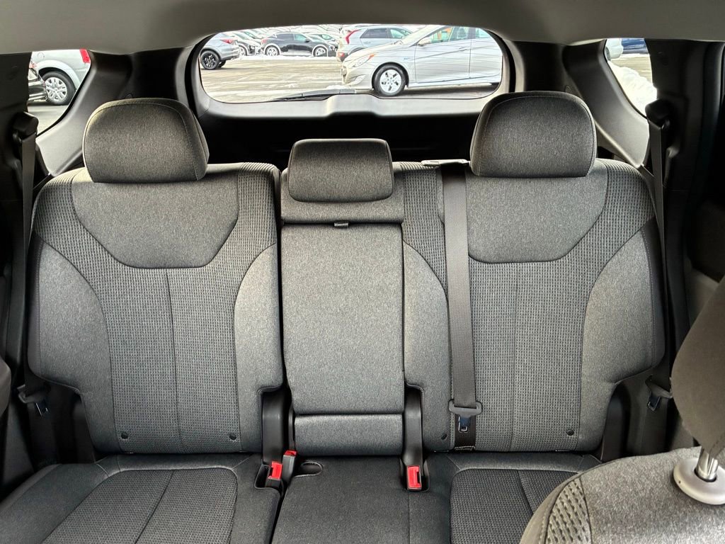 Used 2020 Hyundai Santa Fe SE image 14