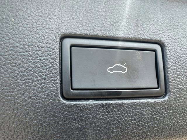 Used 2024 Volkswagen Atlas SEL Premium R-Line image 12