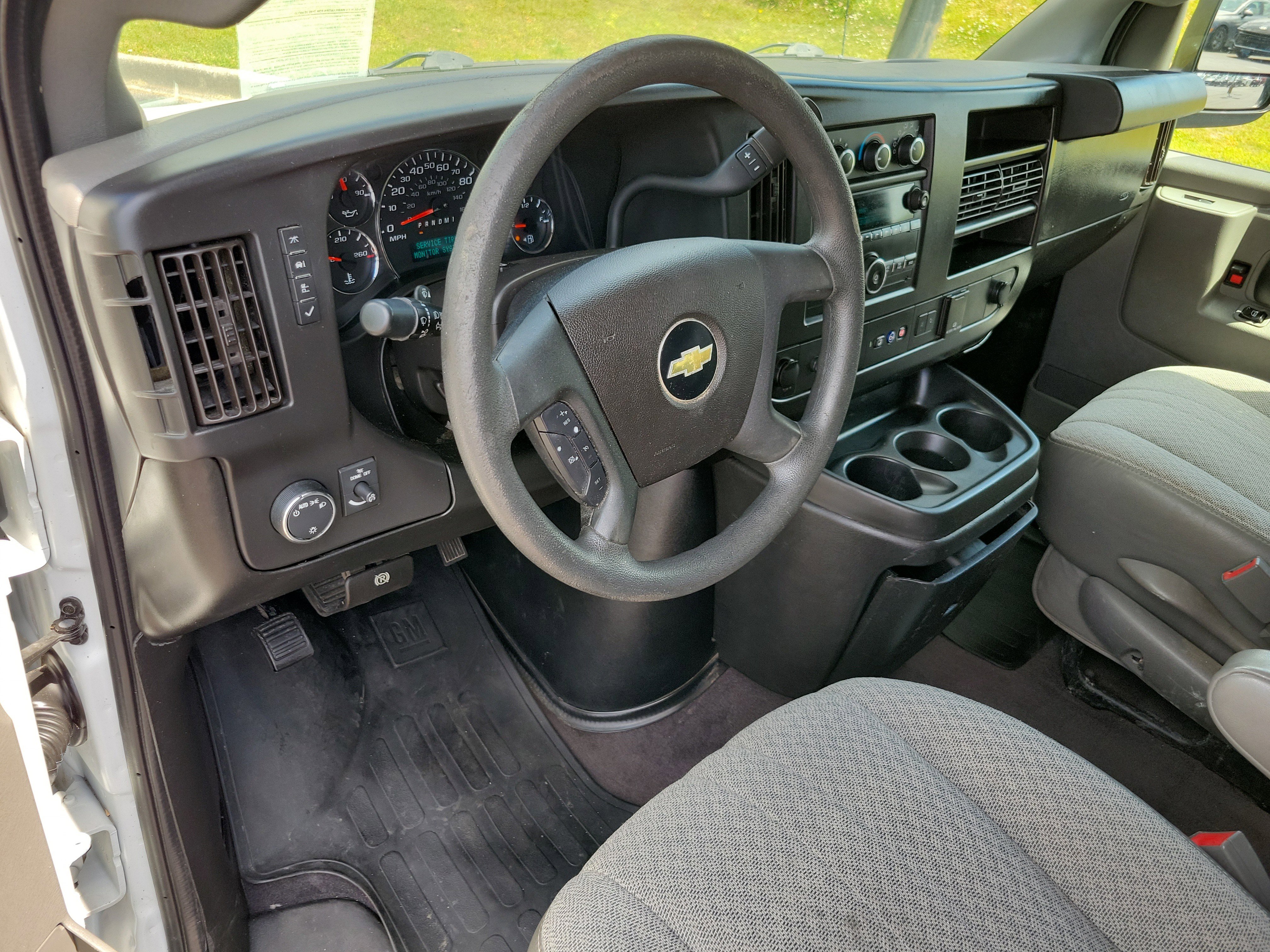 Used 2019 Chevrolet Express 3500 LT w/ LT Preferred Equipment Group RWD image 3