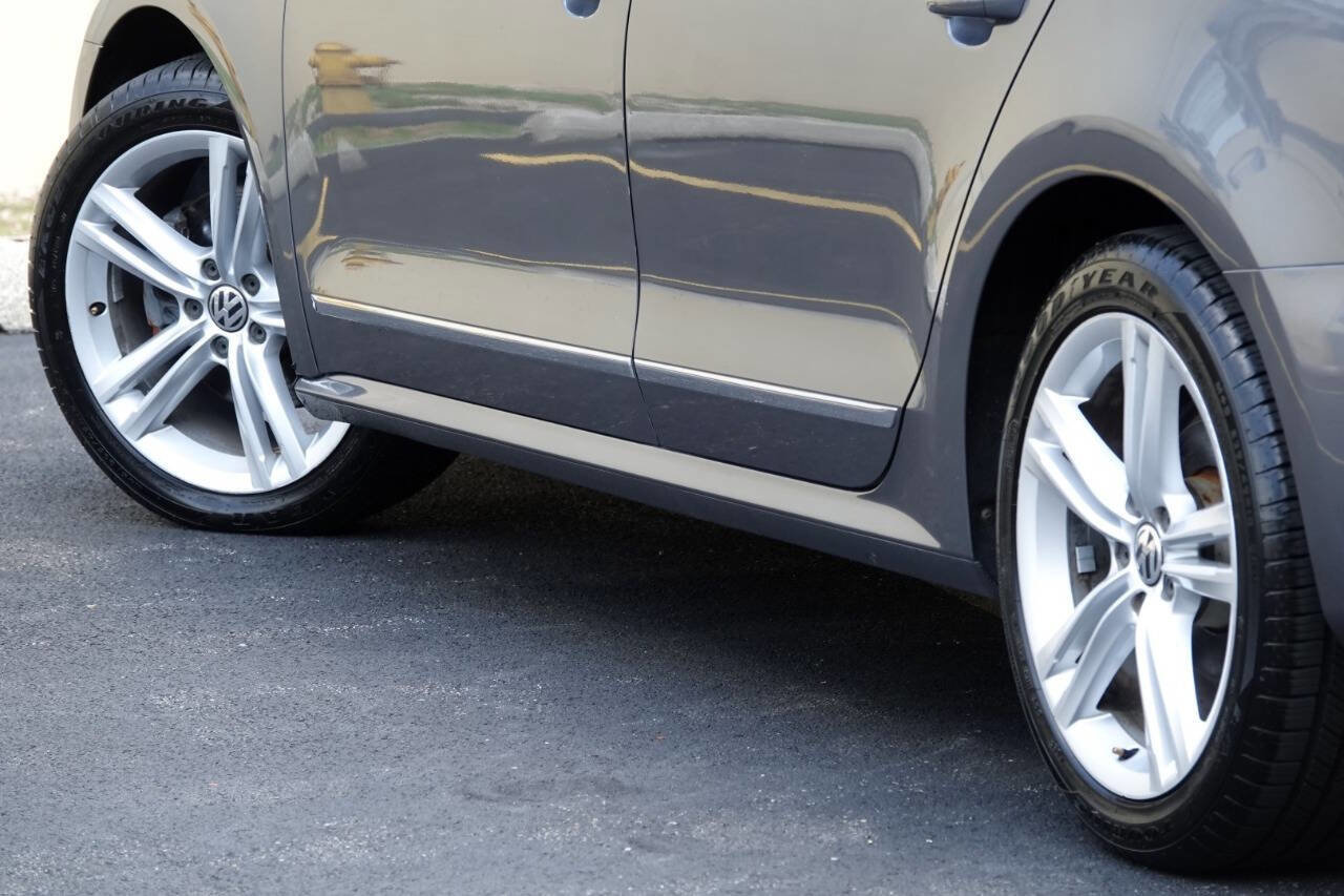Used 2013 Volkswagen Passat TDI SEL Premium image 49