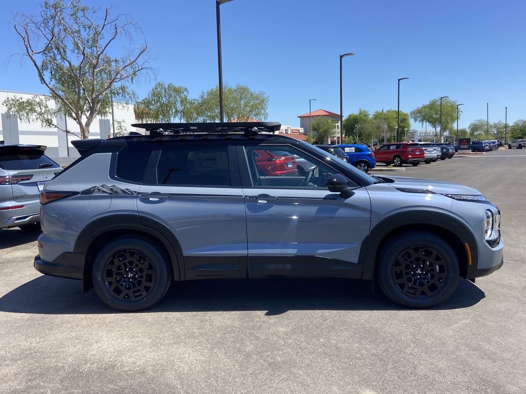 New 2026 Mitsubishi Outlander AWD image 2