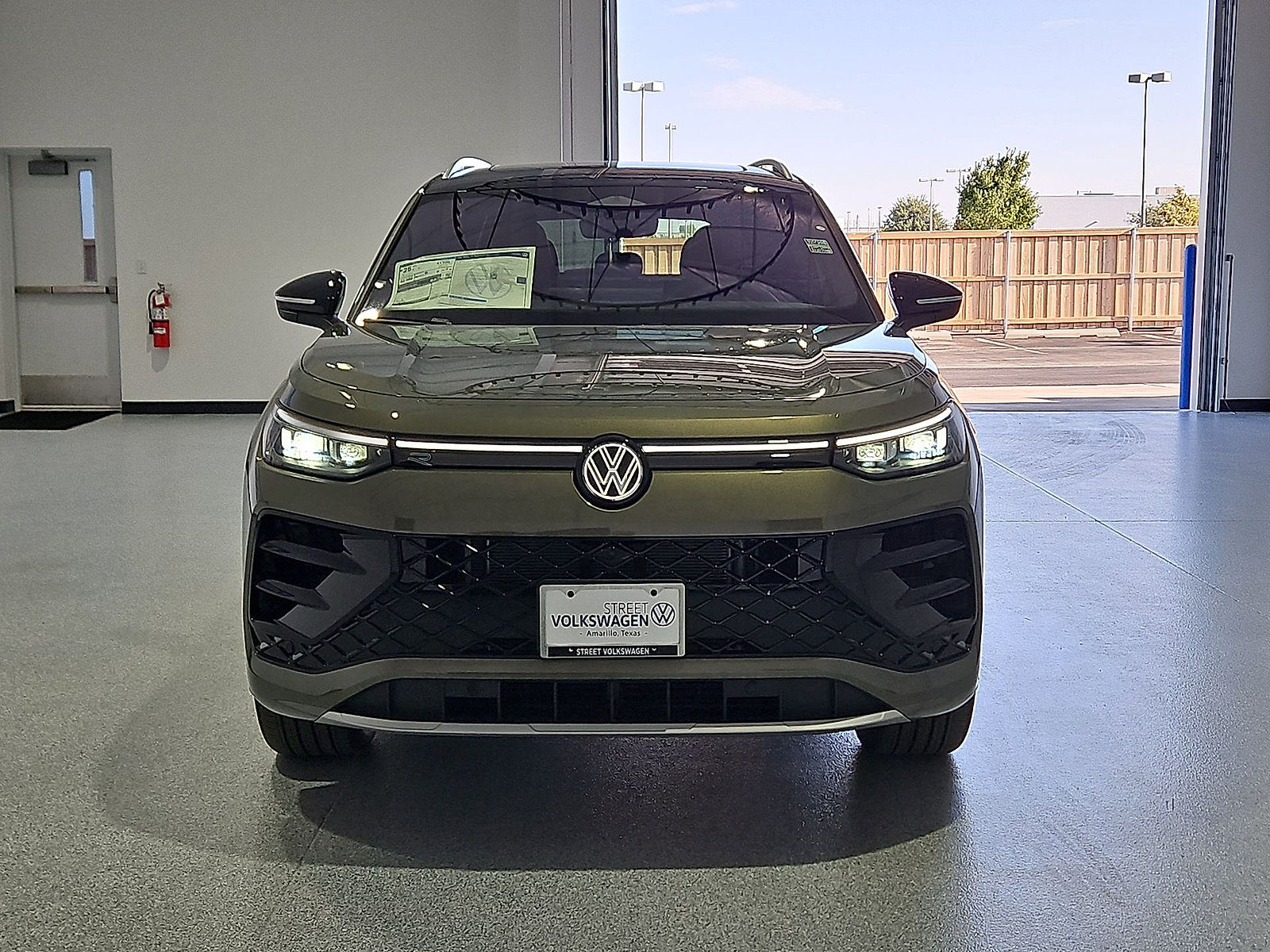 New 2026 Volkswagen Tiguan SEL R-Line AWD/4WD image 4
